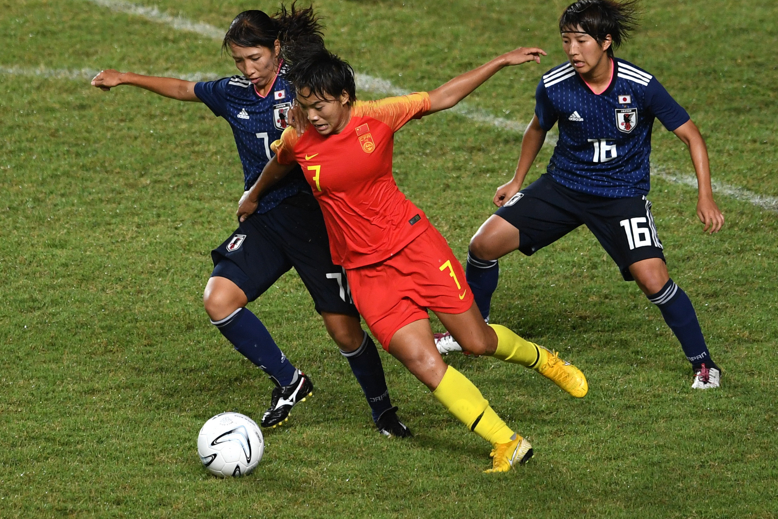 亚运女足经典赛事之中国队对阵日本队的比赛