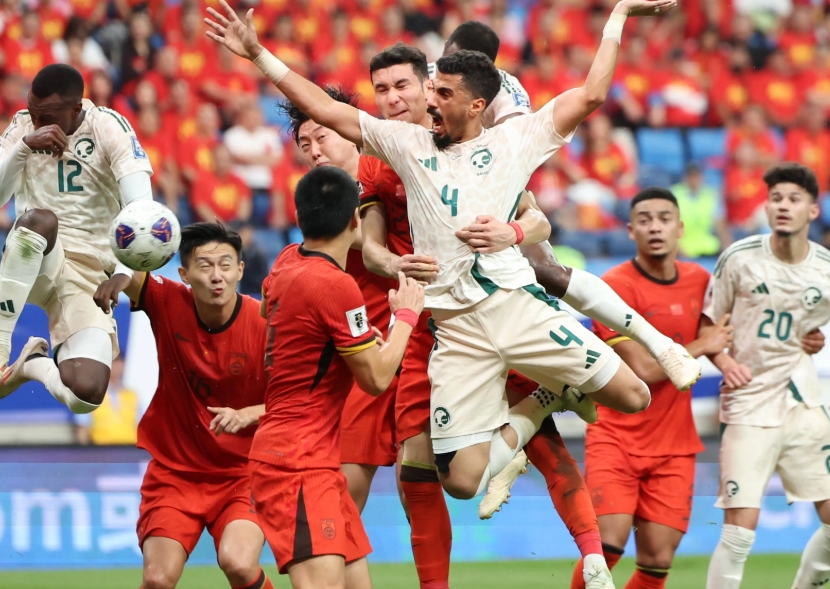 本泽马再铸传奇！率吉达联合登顶沙特联，续写冠军荣耀​