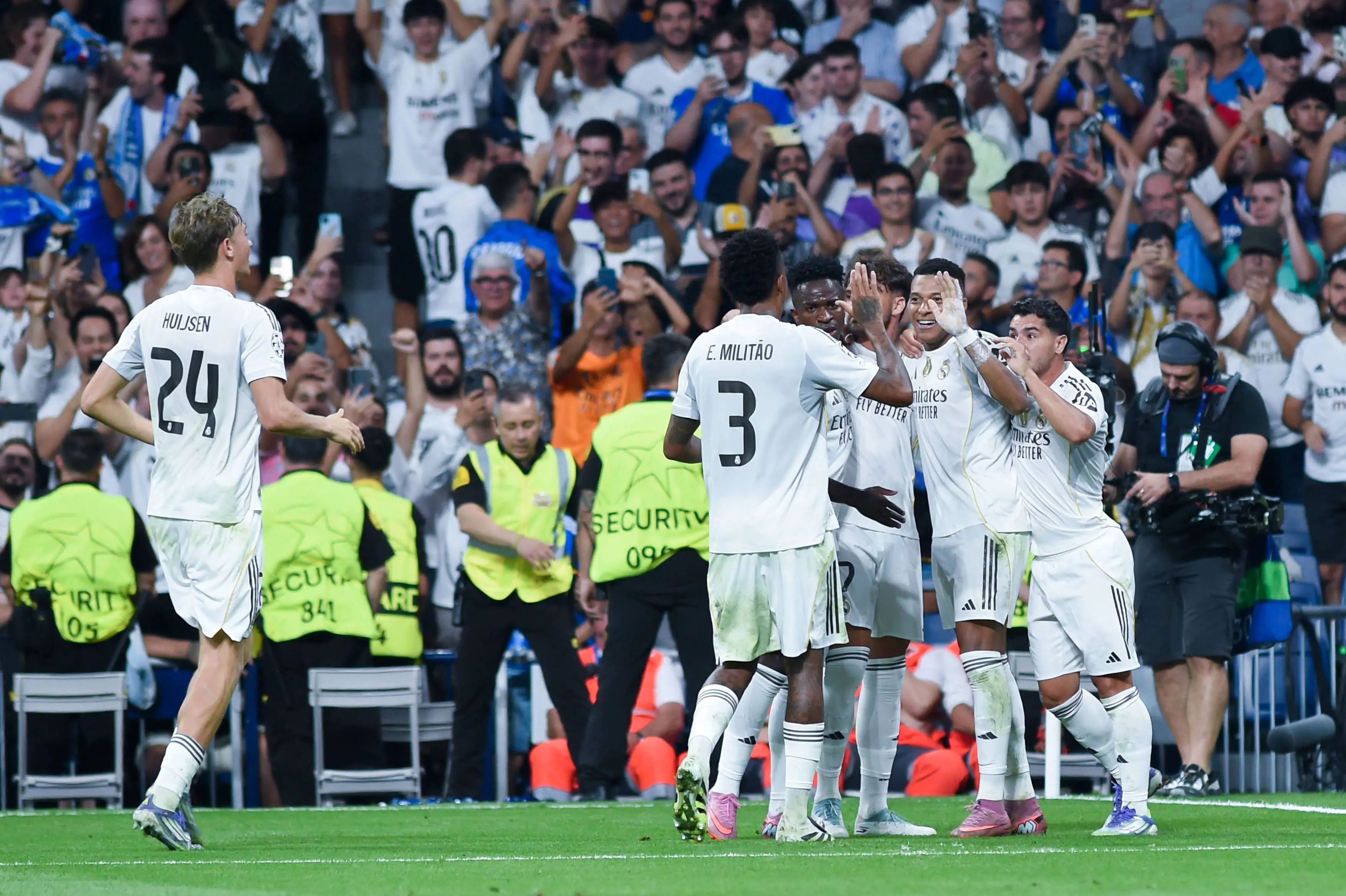 马赛欧冠征途：逆境中绽放蓝色光芒